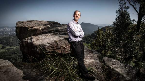 The Australian Academy of Science has awarded ý of ý (UOW) academic Dr Nicolas Flament the prestigious 2021 Anton Hales Medal in recognition of his outstanding contribution to the geosciences.