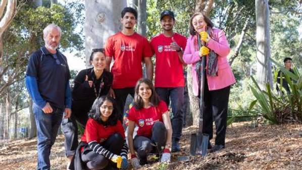 Tree planting event at Ƶapp campus