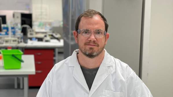 PhD Candidate, Aaron Hodges, from UOW’s Intelligent Polymer Research Institute (IPRI) in the lab.