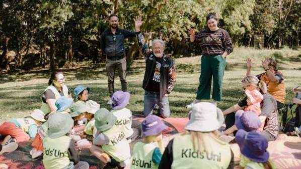 Children from Cullunghutti Early Learning Centre, Noogaleek Children’s Centre, Winnanggay Preschool and Kids Uni joinedUOW academics Dr Anthony McKnight, Peter Hewitt and Stephanie Beaupark on a guided walk on Country.