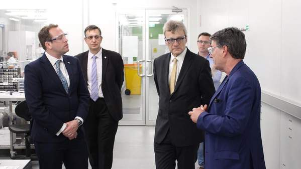 British Consul General Mr Michael Ward and Deputy Consul General Mr Jonathan Cook with TRICEP Director Gordon Wallace