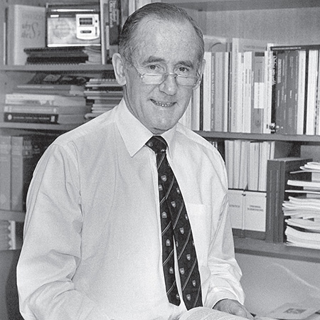 Professor Ken McKinnon AO