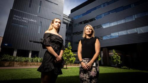 Honours student, Jasmine Matthews and her supervisor, Professor Kelly Newwell