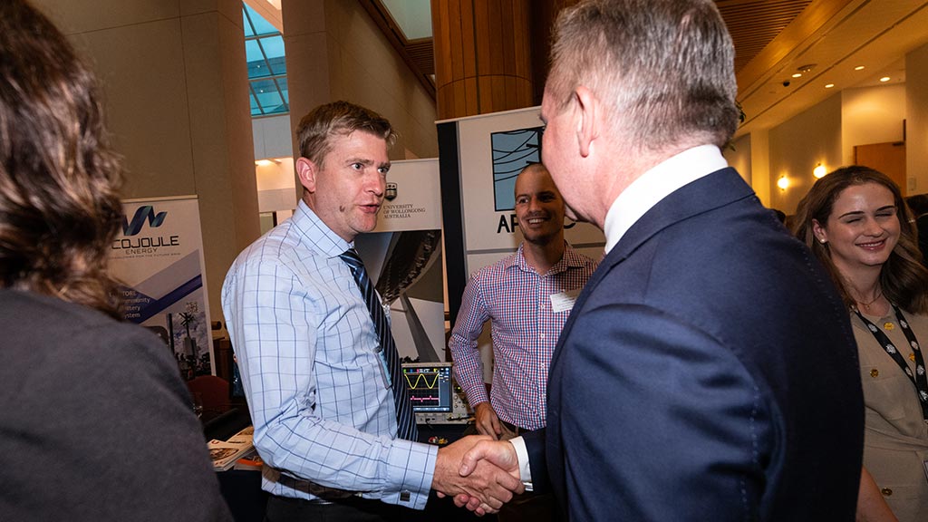 APQRC’s Sean Elphick (Research Coordinator) and Jason David (Research Fellow) meeting with the Hon. Chris Bowen MP, Federal Minister for Climate Change and Energy at the inaugural Illawarra Energy Expo in Canberra.