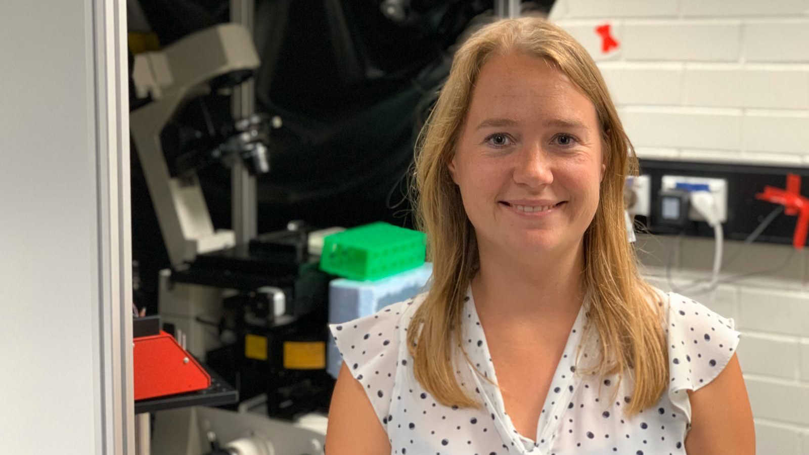 Image of Dr Lisanne Spenkelink smiling at camera