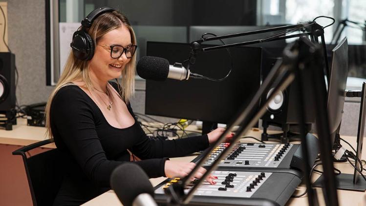 Comms and Arts students in recording studio