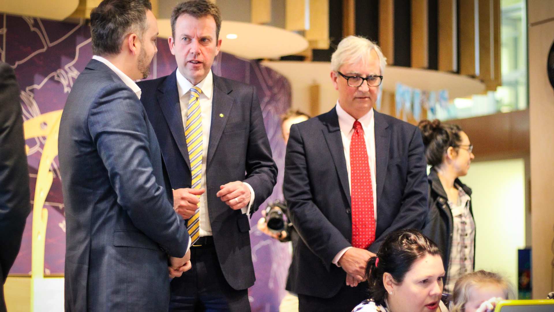 Minster Dan Tehan and Executive Dean Glenn Salkeld tour Discovery Space