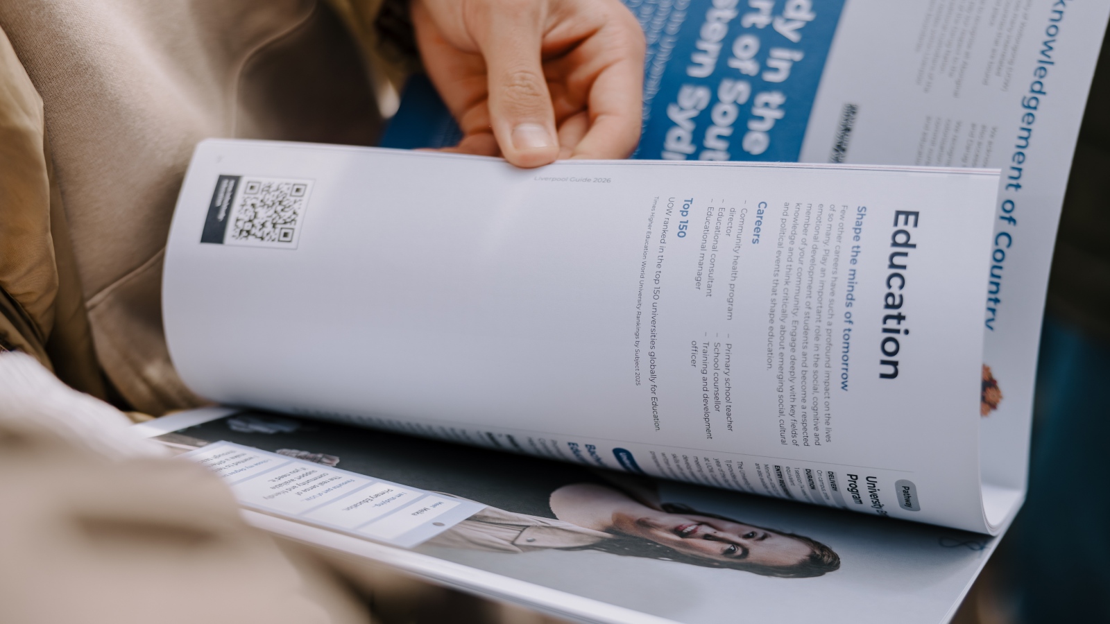 image of the uow course guide booklet