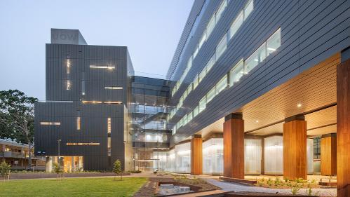 Molecular Horizons Building at twilight at UOW ý