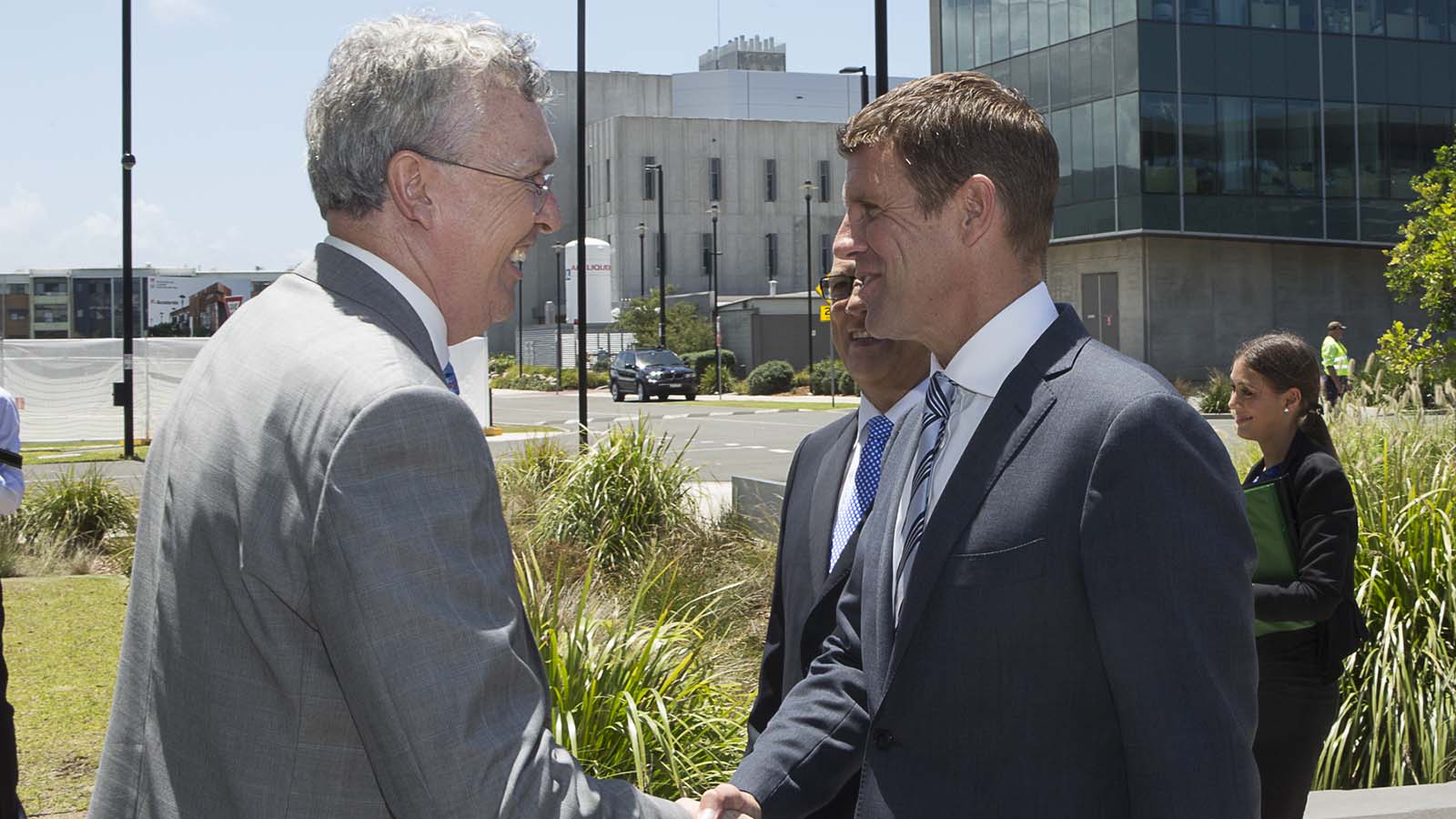 UOW Vice-Chancellor Professor Paul Wellings welcomes NSW Premier The Hon Mike Baird MP to the Innovation Campus