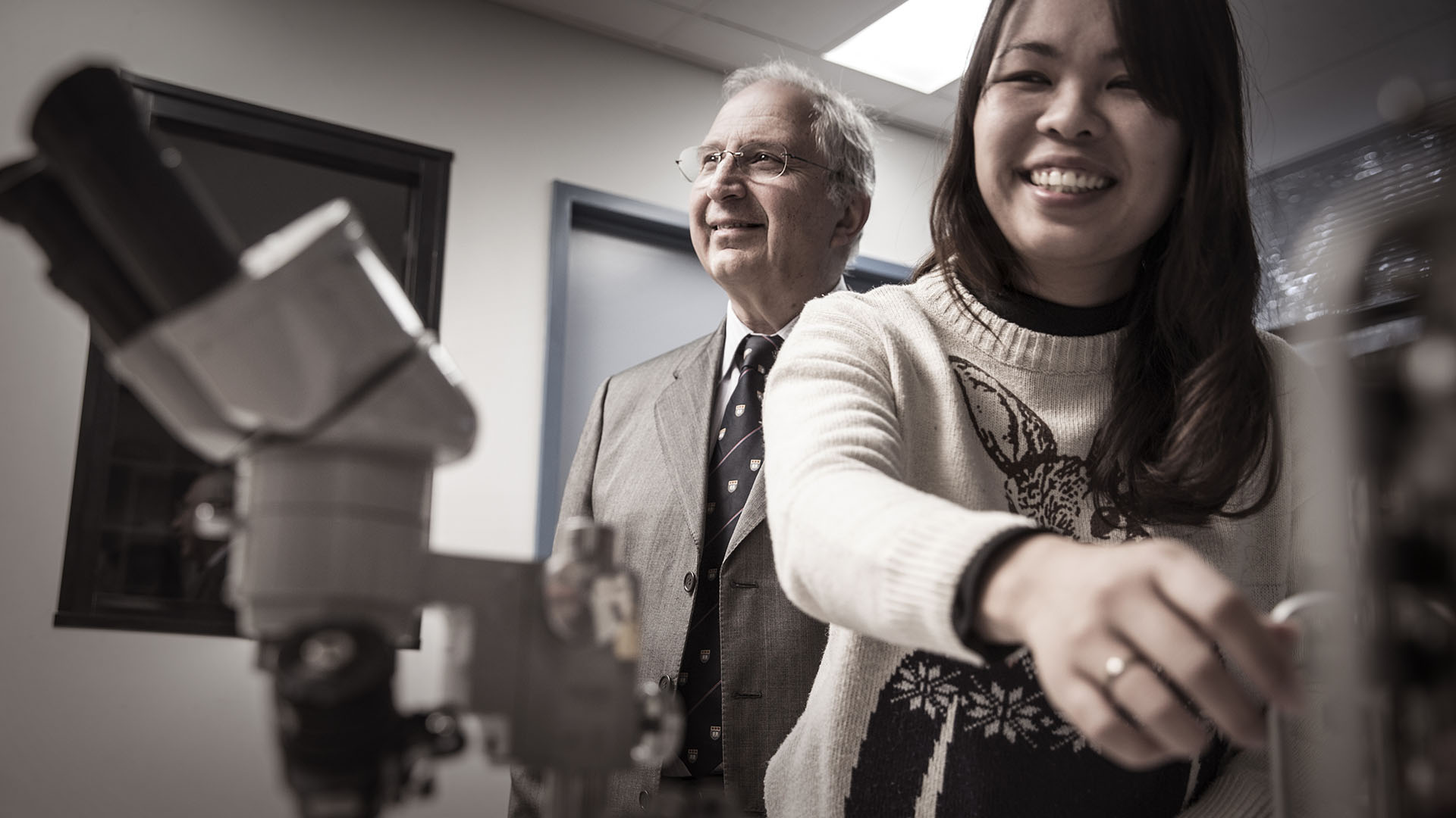 Dr Linh Tran and Distinguished Professor Anatoly Rozenfeld