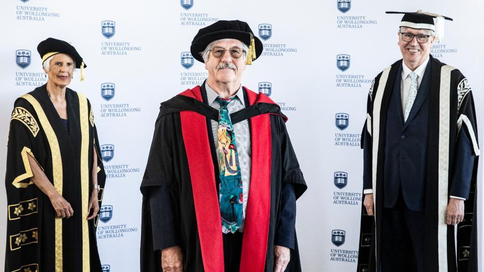 UOW Chancellor Elizabeth Magassy, Emeritus Professor Rian Dippenaar, and Vice-Chancellor Professor Paul Wellings. Photo: Paul Jones