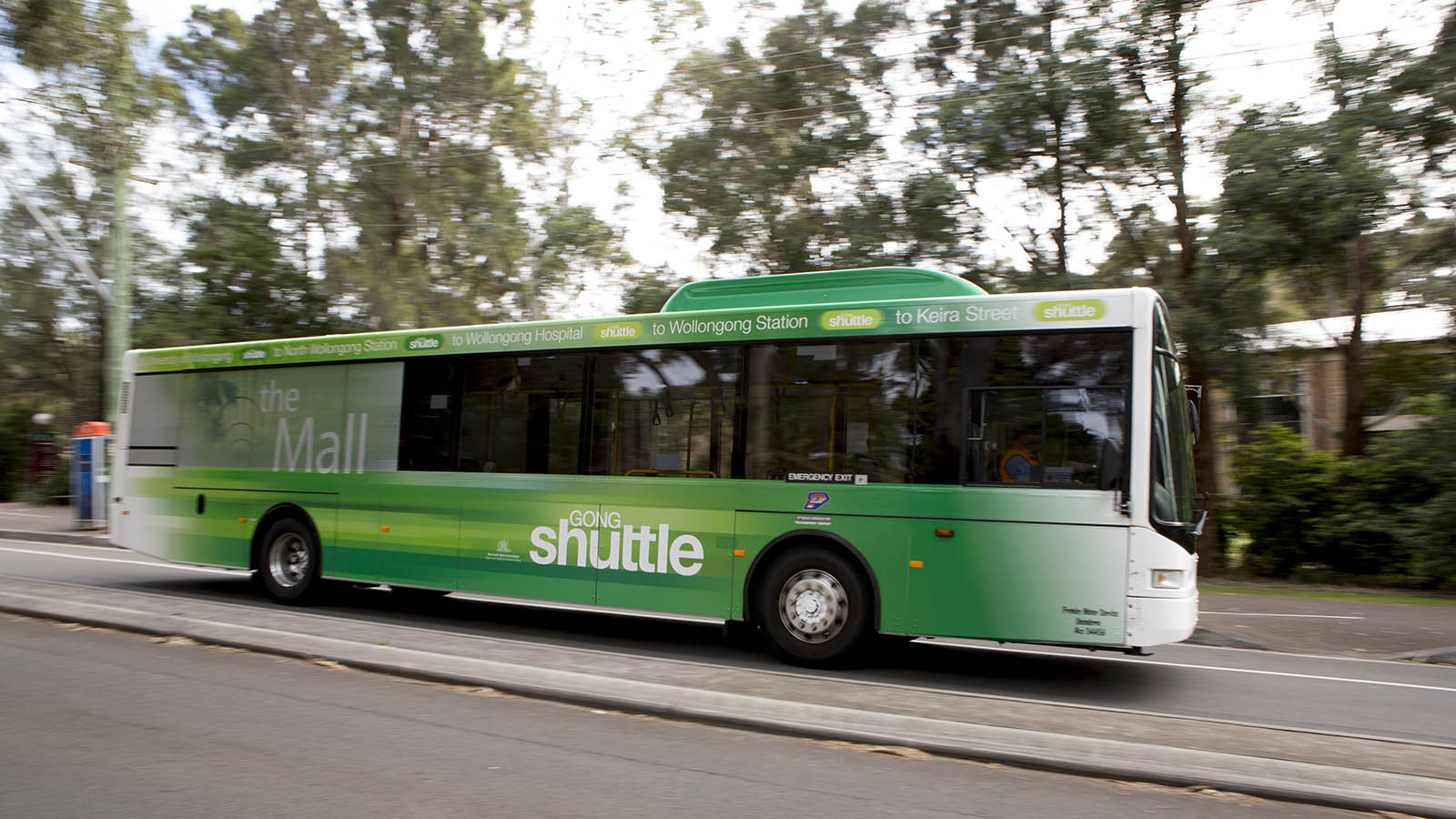 A Gong Shuttle bus on Northfields Avenue.