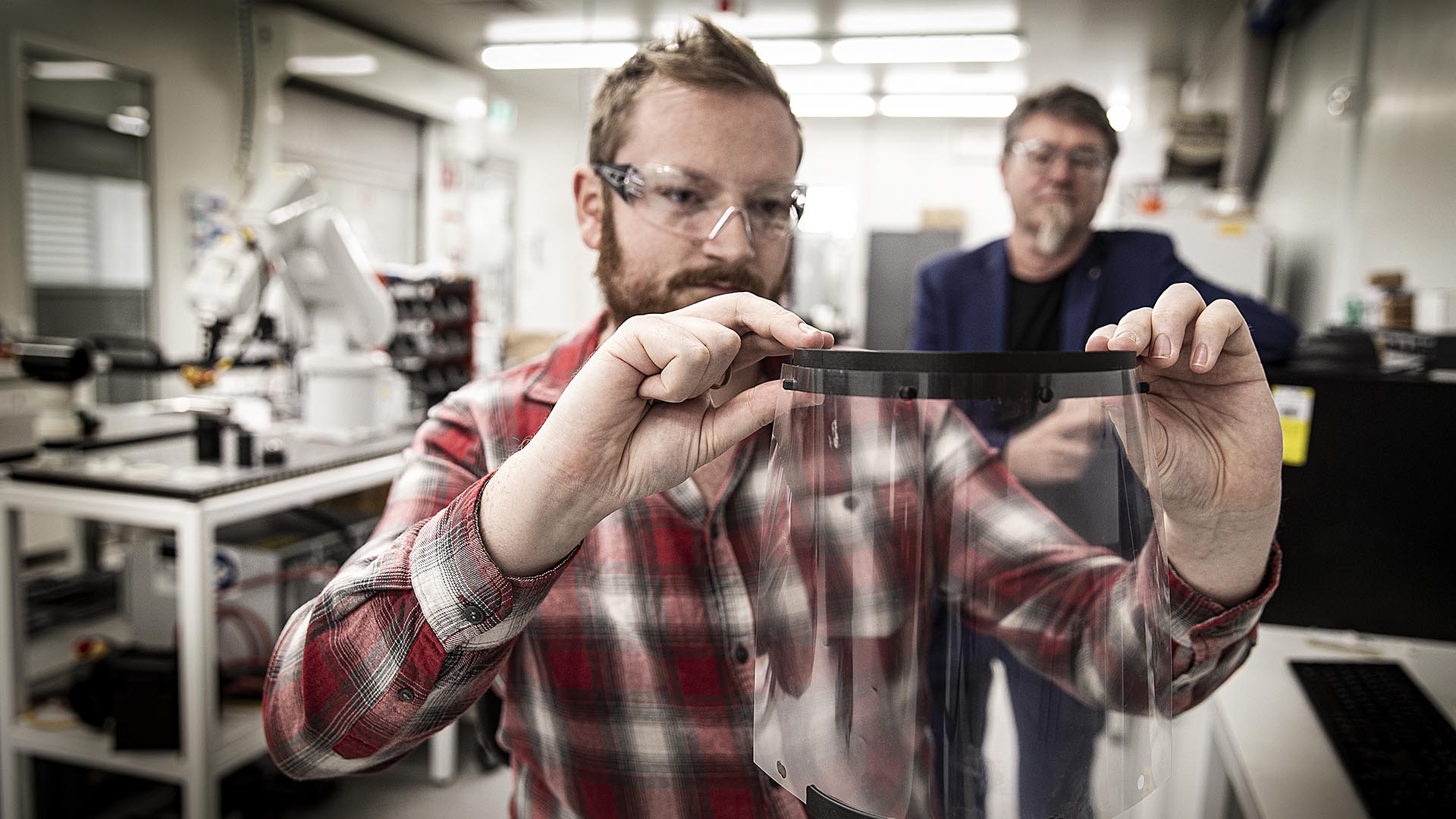 Distinguished Professor Gordon Wallace and additive fabrication technician Cameron Angus at the University of ýapp’s Translational Research Initiative for Cell Engineering and Printing (TRICEP) facility. 