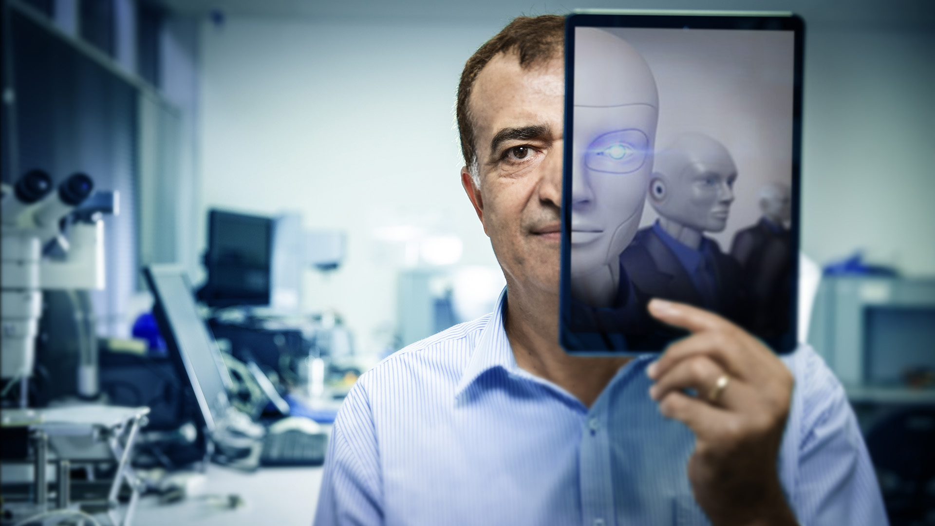 Senior Professor Gursel Alici from the School of Mechanical, Materials, Mechatronic and Biomedical Engineering 