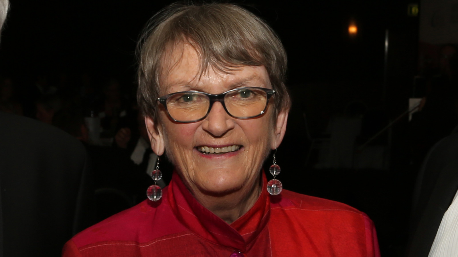 Ms Jane Mathews