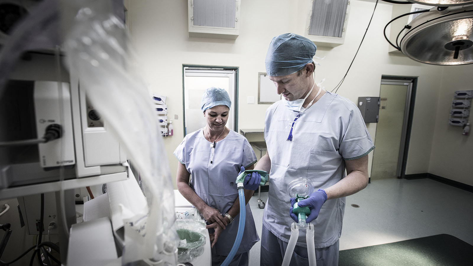 Students from the Graduate School of Medicine training during a placement at Mudgee.