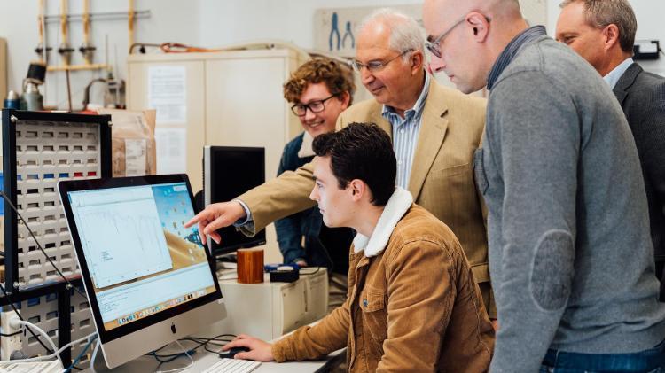 UOW NSQN leads Marco Petasecca, Anatoly Rozenfeld and Michael Lerch from the Centre for Medical Radiation Physics (CMRP) with Physics students
