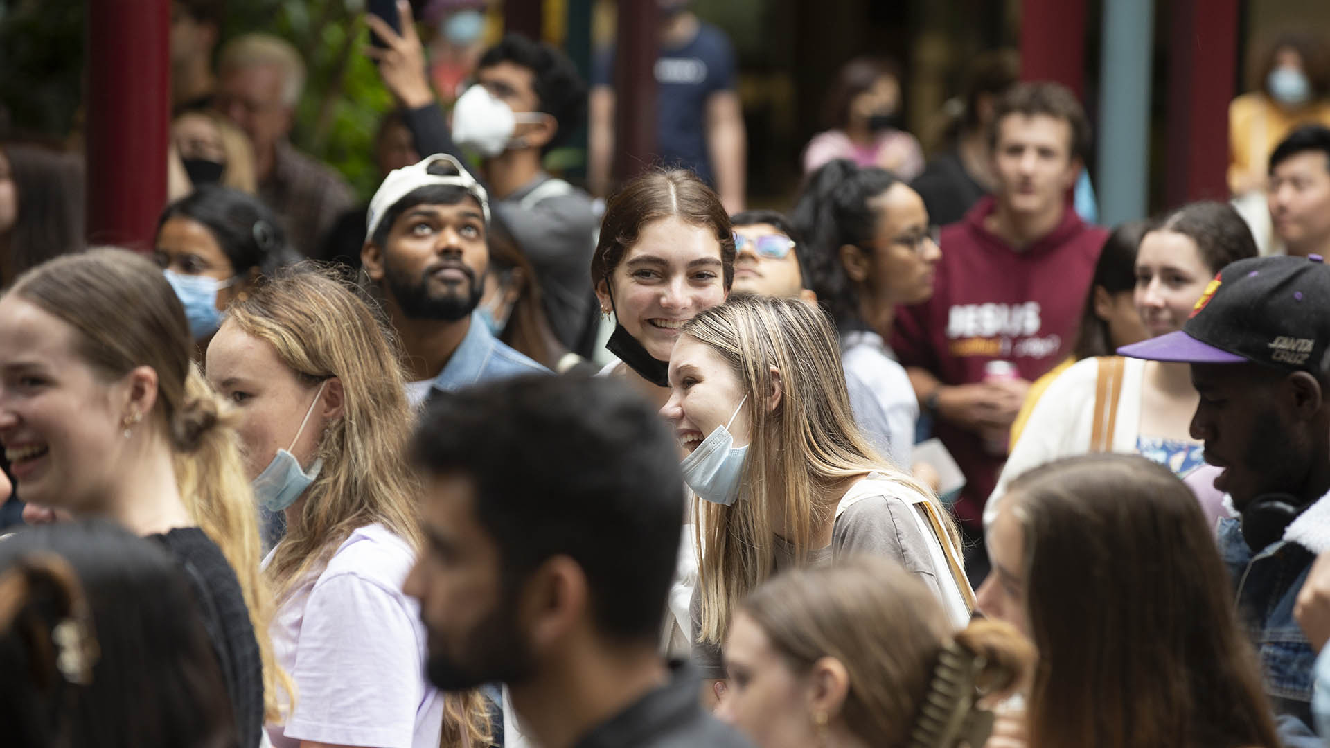 Students on the UOW ý Campus during Campus Fest 2022